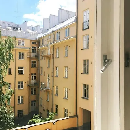 Fab 2br Apt! Just 3 Blocks From Market Square!